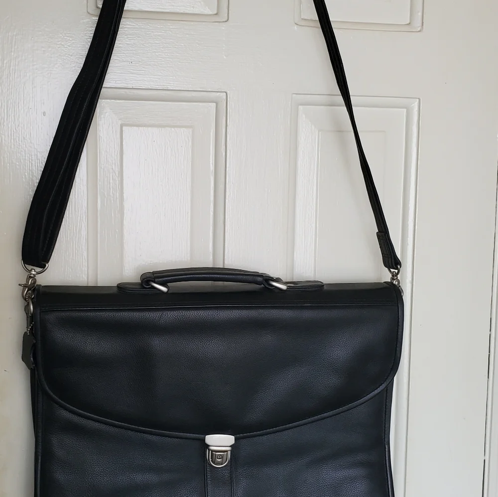 ILA Black Leather Briefcase Laptop Bag Like New Professional Office Accessory